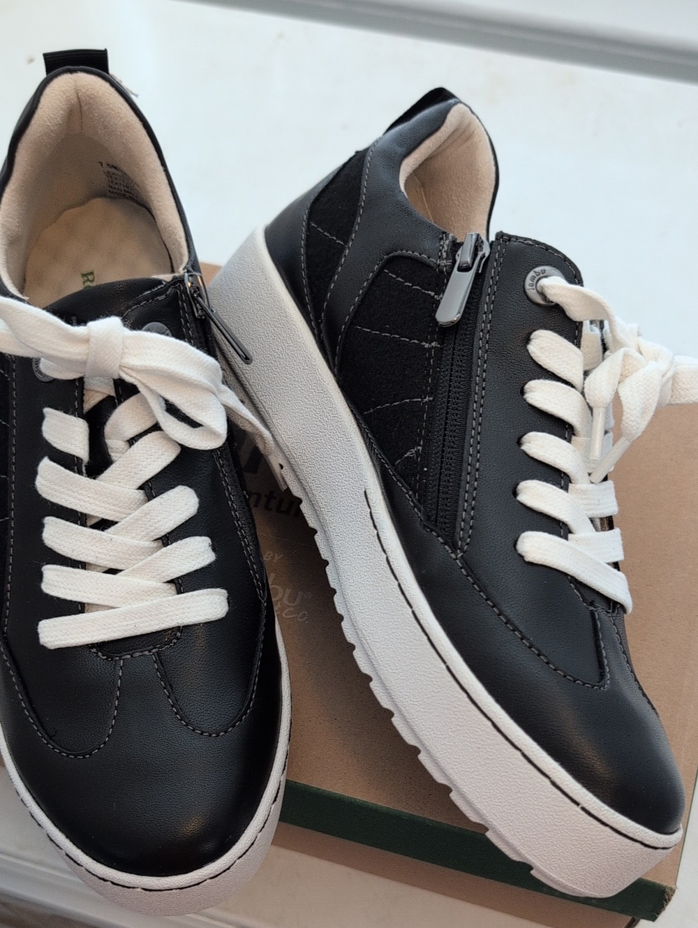 Jambu Women's Sneakers Size 7.5.